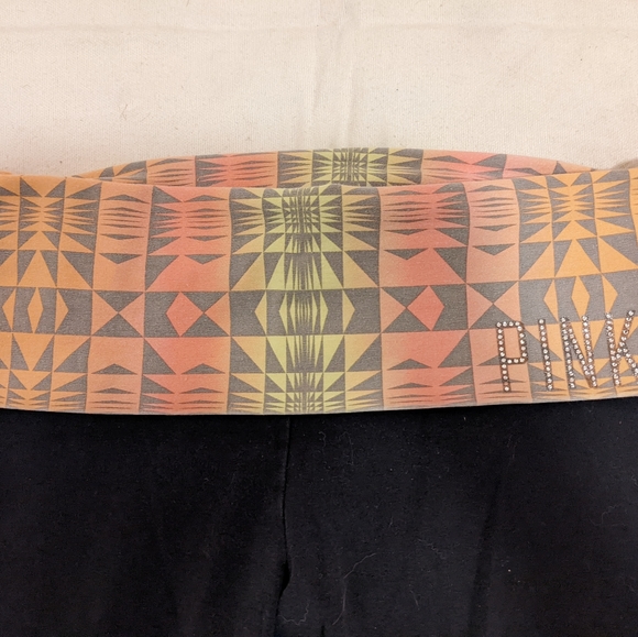 Victoria Secret Capri Yoga Pants - Picture 4 of 6